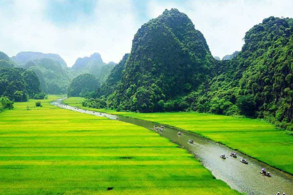 Ninh Binh Travel Guide