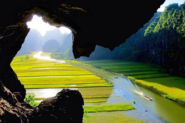 Tam Coc- Best Place to visit in Ninh Binh  